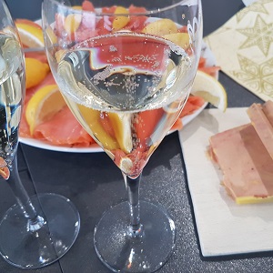 champagne mill&eacute;sime 2019 tr&egrave;s bon pour un repas 