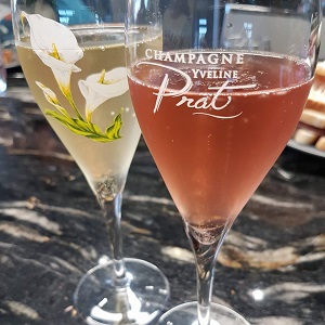 Ap&eacute;ritif au Champagne ros&eacute; de producteur 