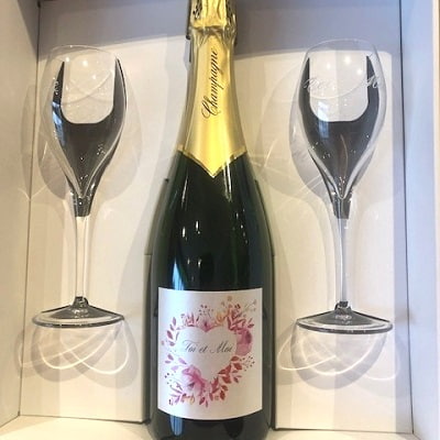 coffret champagne et flutes pour un cadeau pour les mari&eacute;s ou les amoureux