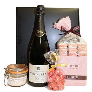 Coffret gastronomique de champagne avec foie gras biscuits roses et chocolats produits artisanaux et locaux