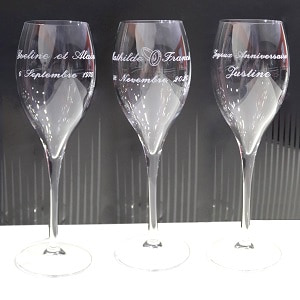 flutes de champagne grav&eacute;es pour un cadeau original