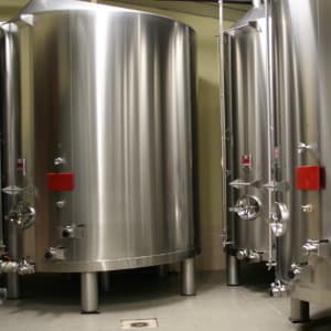 Cuves inox pour assembler les vins de Champagne